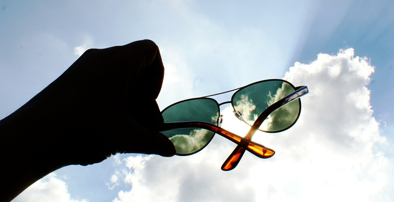 Origen de las gafas de sol, Quién inventó las gafas de sol